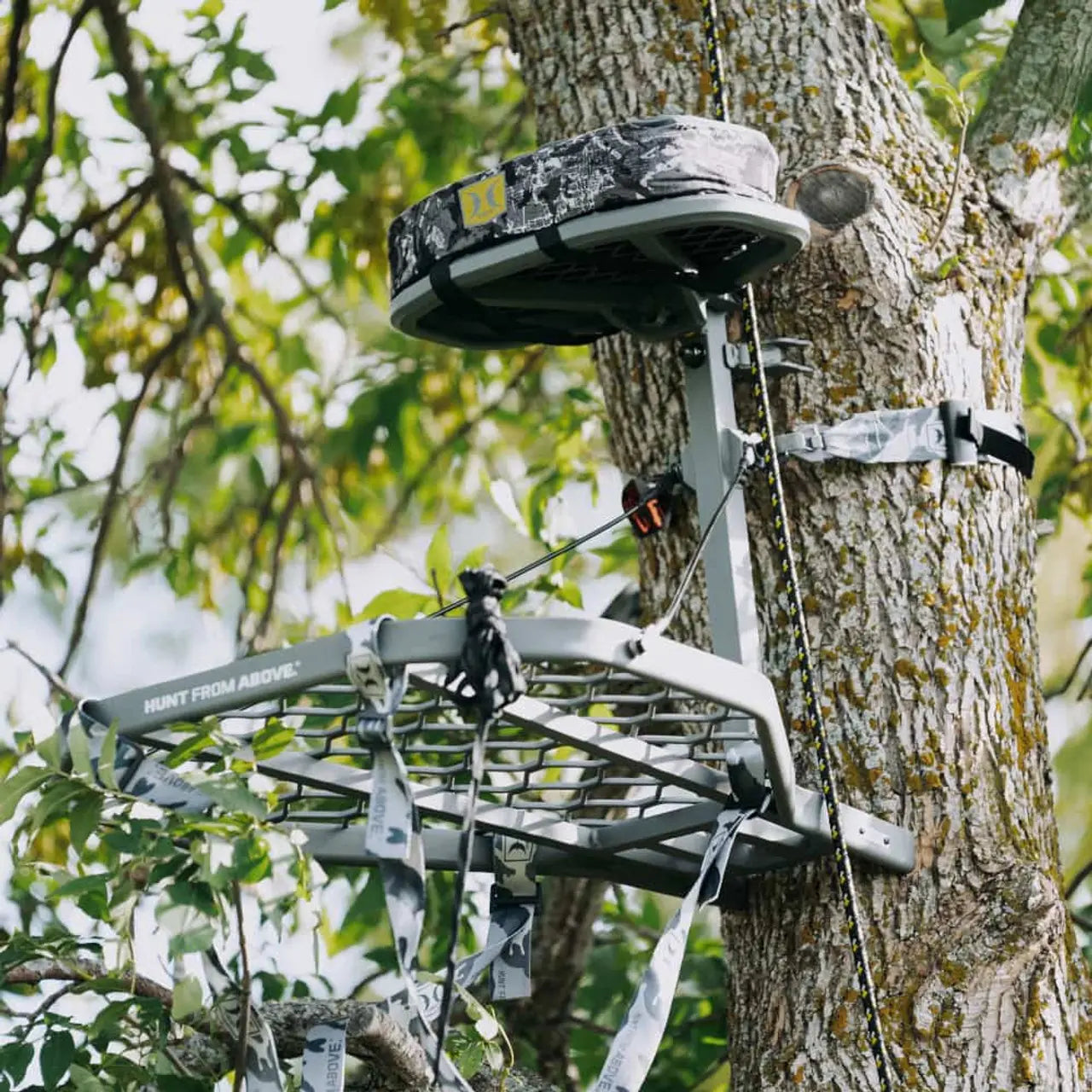 Hawk Helium XL Hang-On Treestand - 12lbs