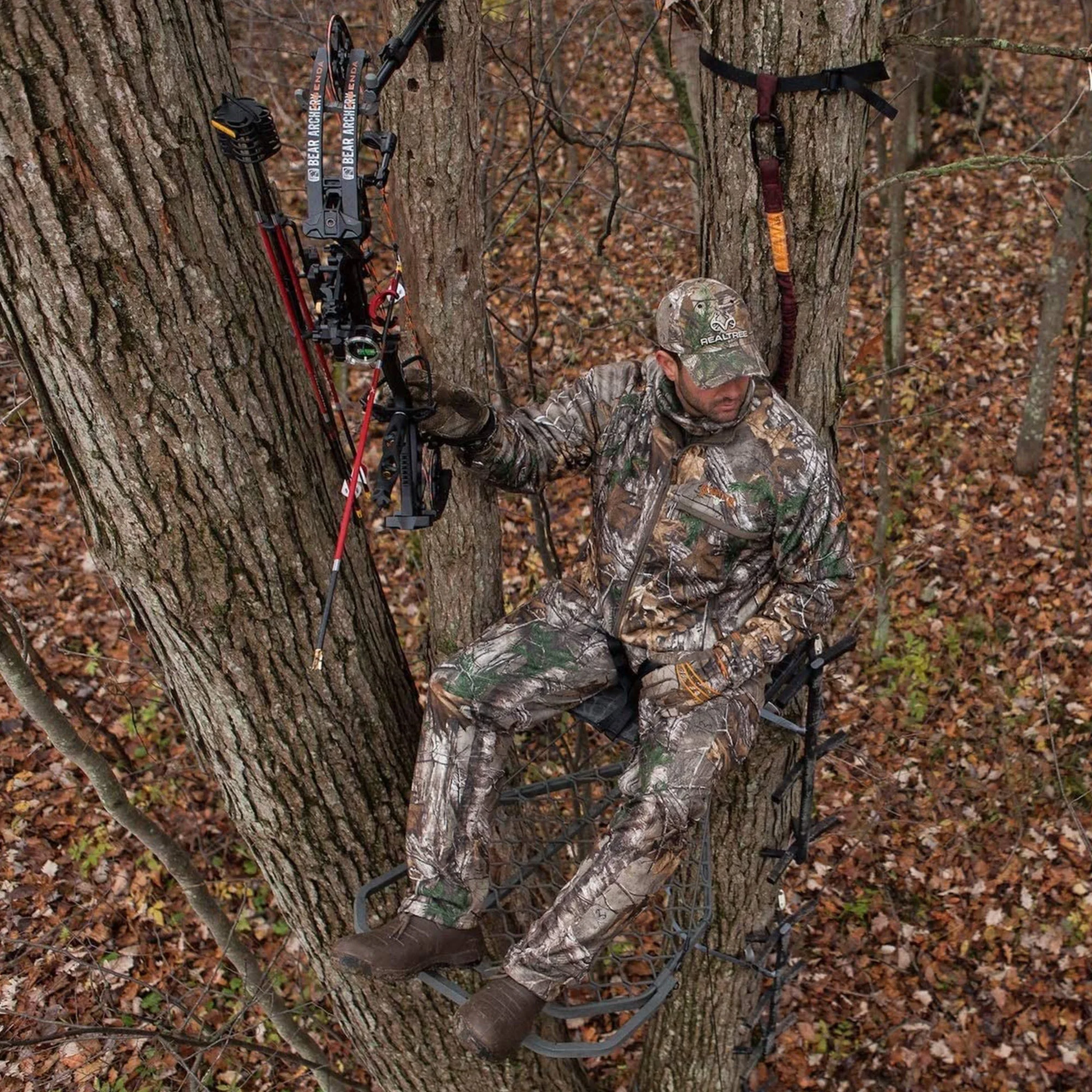 Hawk Helium Kickback Lvl Hang-On Treestand - 20lbs