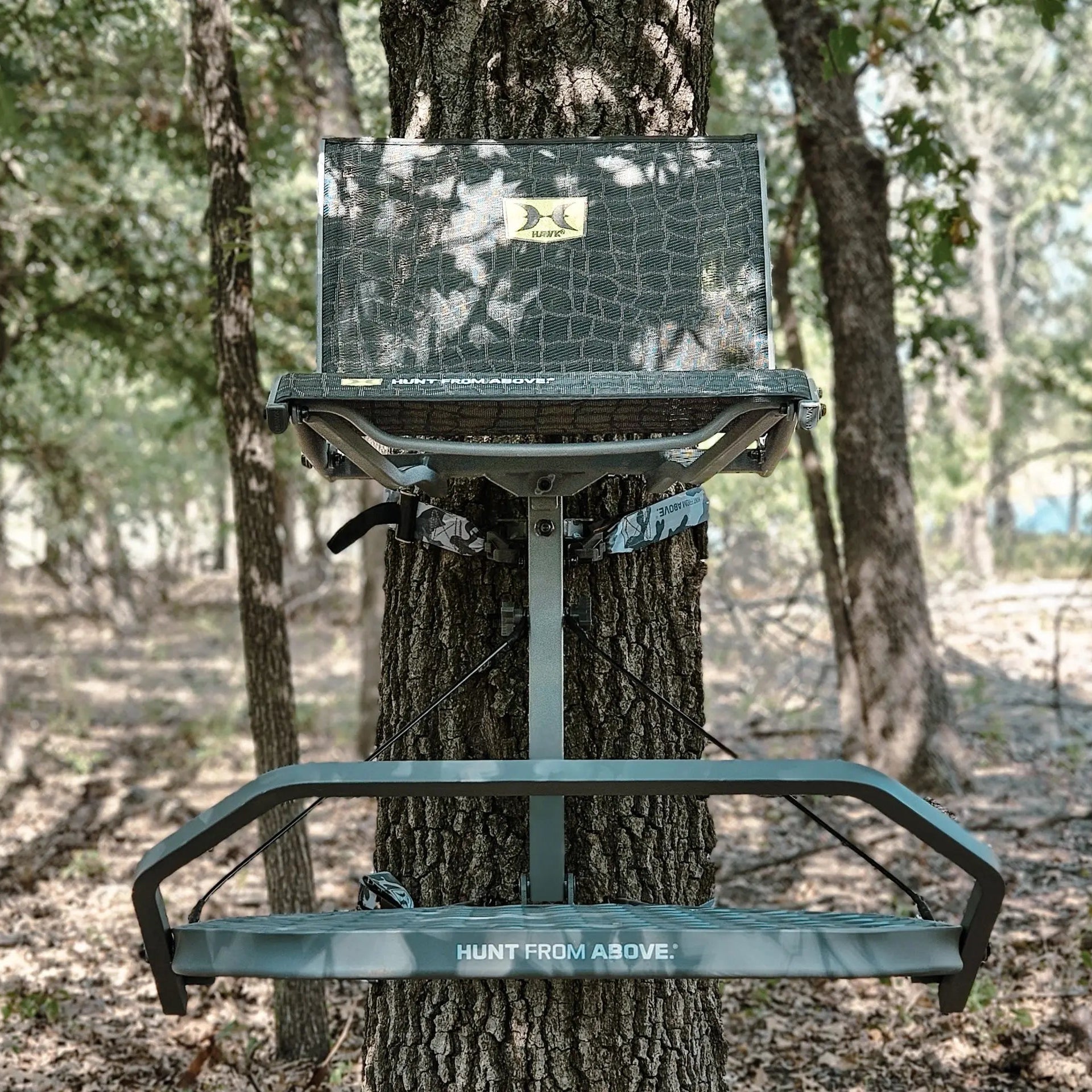 Hawk Helium Kickback Lvl Hang-On Treestand - 20lbs