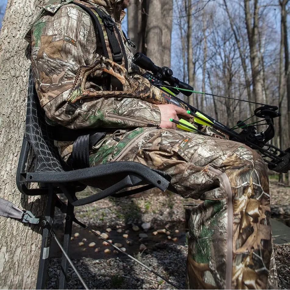 Hawk Kickback Lvl Hang-On Treestand - 19.5lbs
