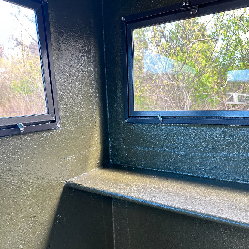 Dillon Manufacturing 4' x 6' Classic Fiberglass Insulated Deer Blind