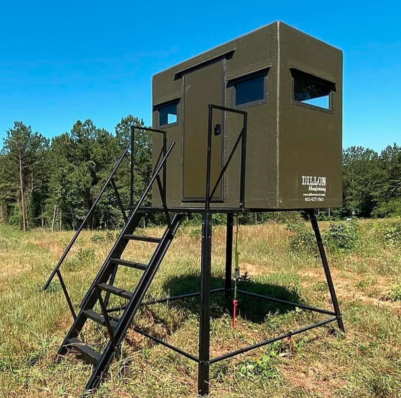 Dillon Manufacturing 4' x 6' Classic Fiberglass Insulated Deer Blind