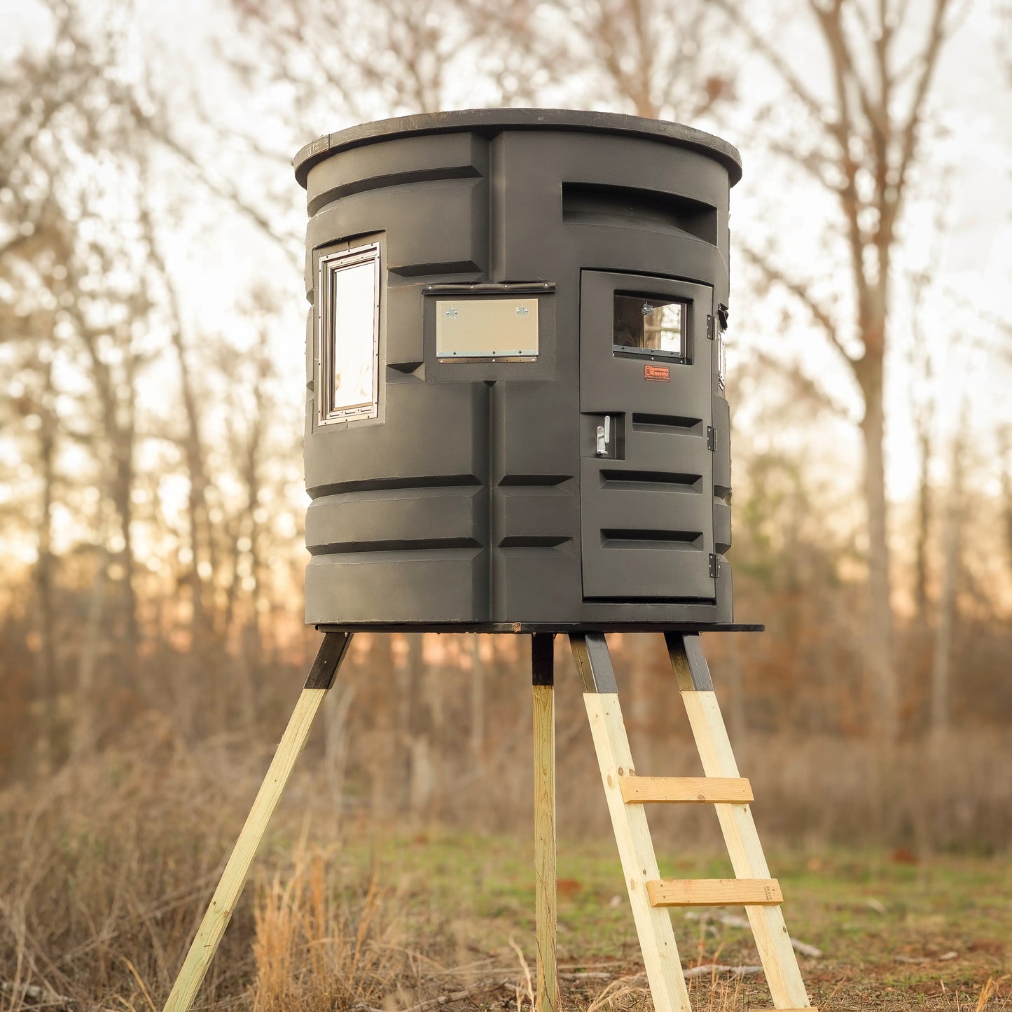 Sportsman's Condo Bow Condo 72 in. diameter Deer Stand: Black, Loaded