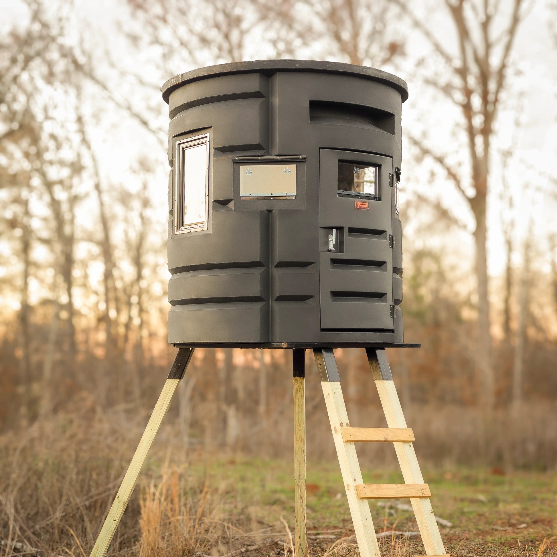 Sportsman's Condo Bow Condo 72 in. diameter Deer Stand: Black, Loaded