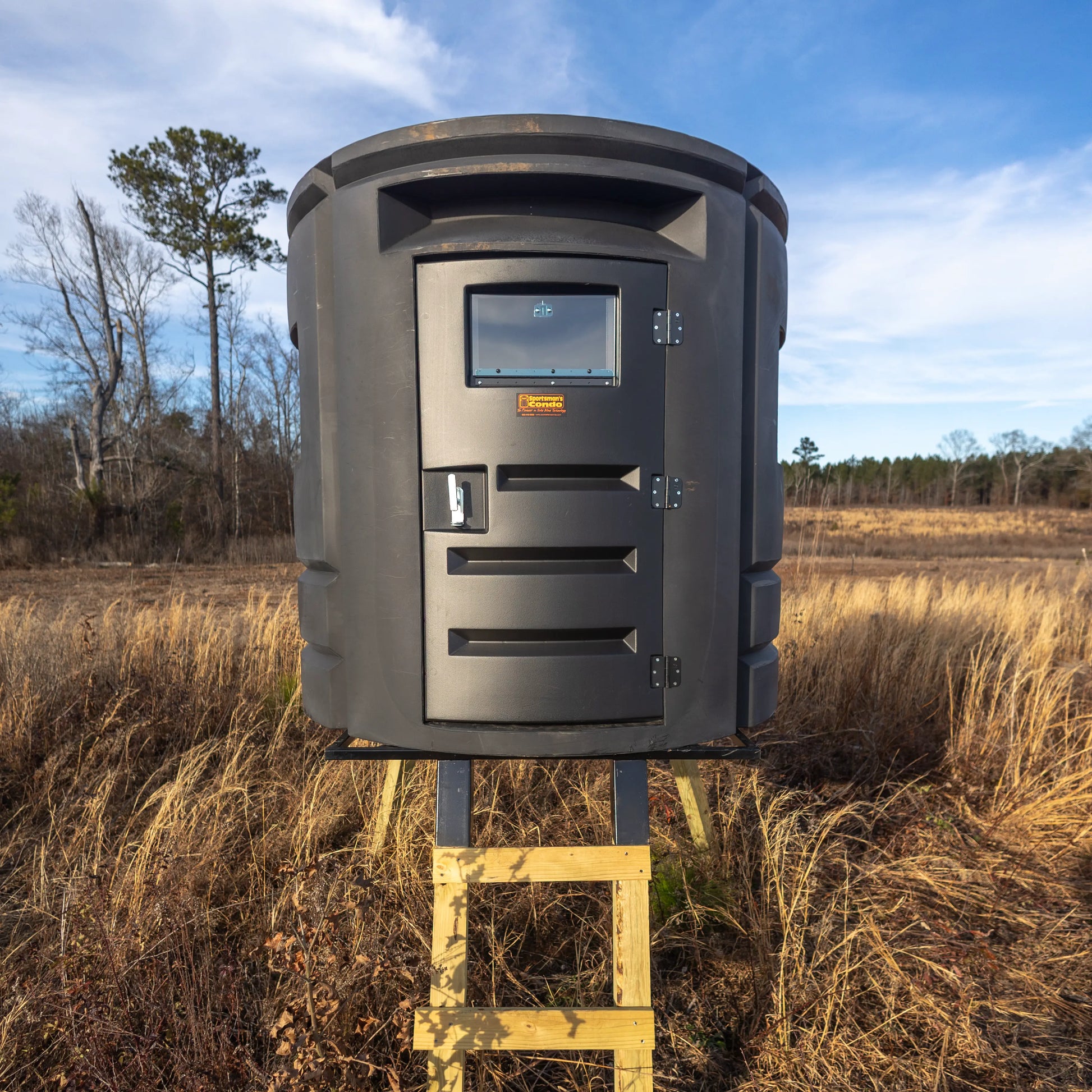 Sportsman's Condo Crossbow Condo 72 in. diameter Deer Blind: Black, Loaded