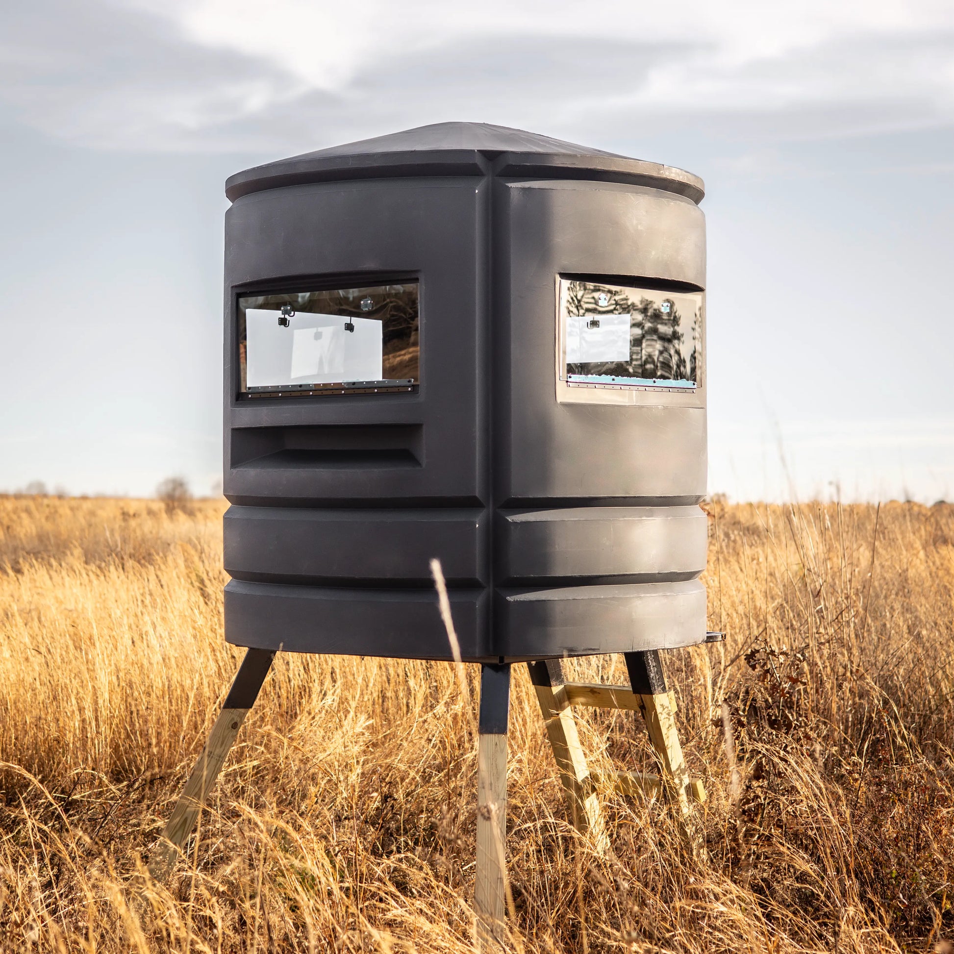 Sportsman's Condo Crossbow Condo 72 in. diameter Deer Blind: Black, Loaded