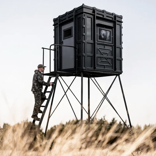 Hughes Elite Series' The Crusader 5' x 5' Hunting Blind