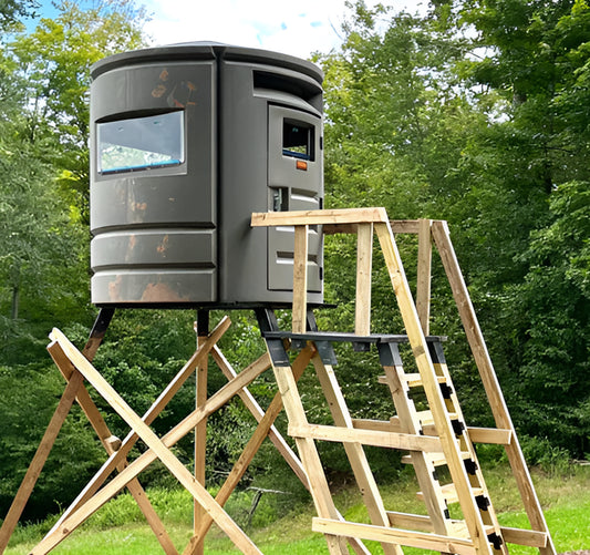 Sportsman’s Condo deer hunting blind elevated with the condo deck