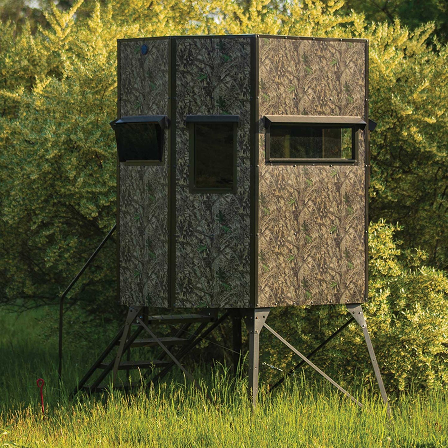 G74: Texas Hunter Wrangler Octagon Shaped Camo Aluminum 5' x 7' Deer Blind with 4' Tower and Full Door, Stairs and Handrails