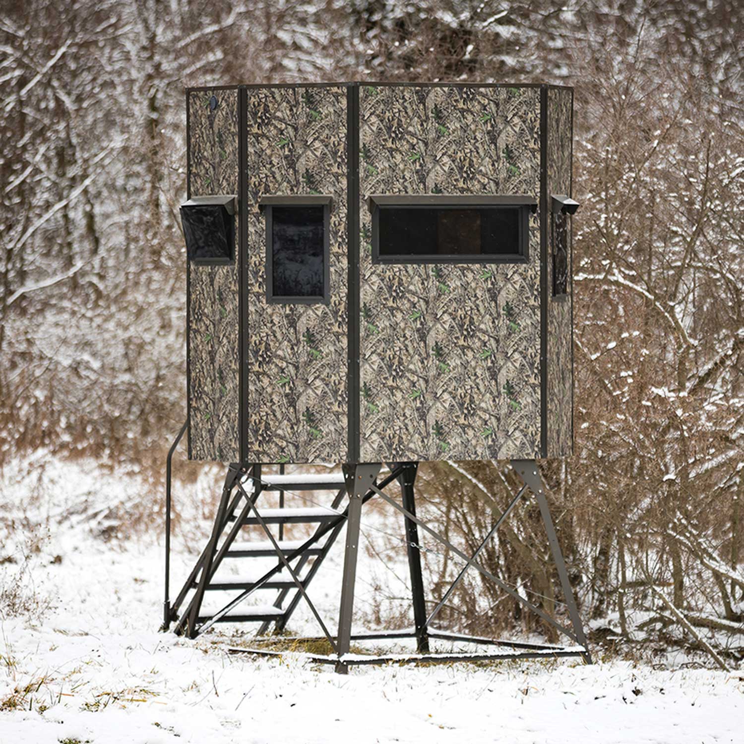 G74: Texas Hunter Wrangler Octagon Shaped Camo Aluminum 5' x 7' Deer Blind with 4' Tower and Full Door, Stairs and Handrails