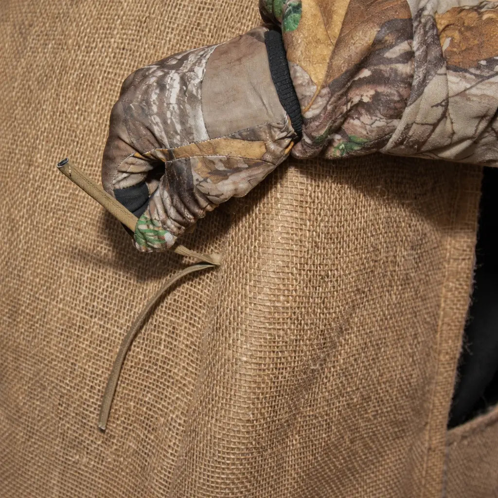 Muddy Bale Blind fabric seam and stitching detail