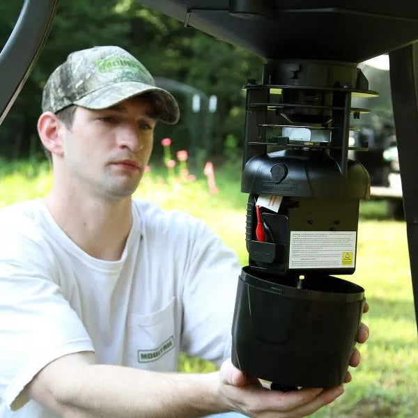Moultrie Pro Hunter II Deer/Wildlife Feeder Kit