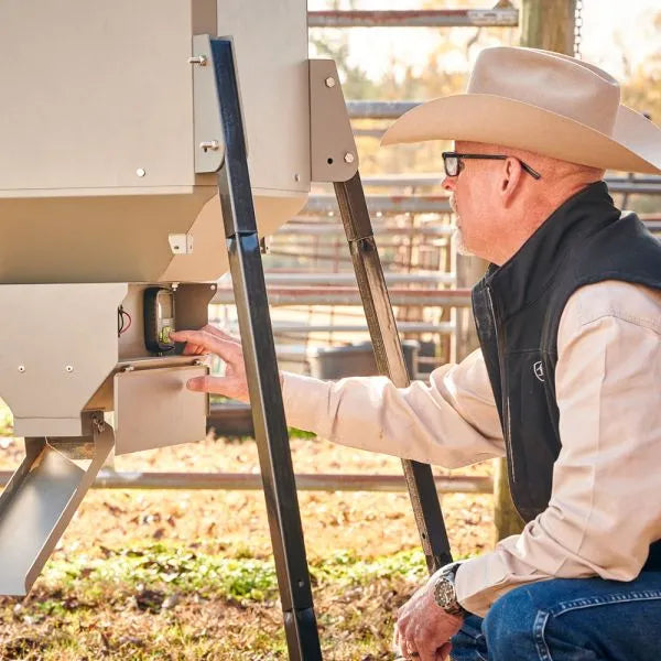 Moultrie Ranch Series® Auger Deer/Wildlife Feeder Kit