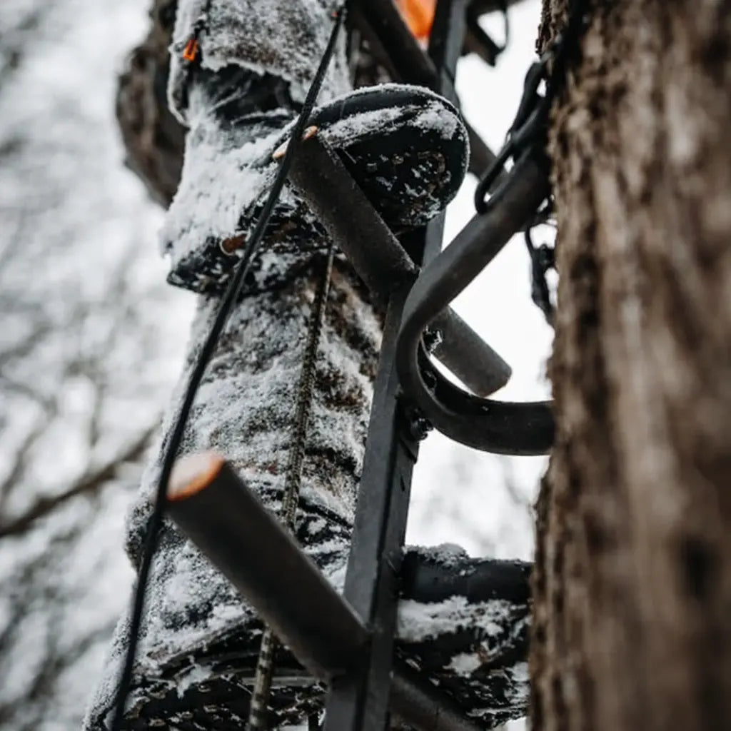 Muddy Quick-Stick XL climbing stick mounted on tree trunk