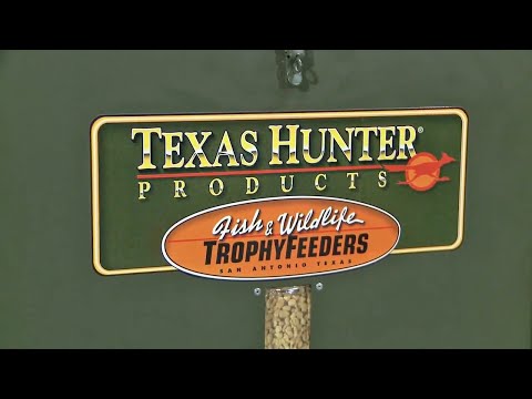 TF650L8: Texas Hunter 650 lb. Trophy Deer Corn Feeder with 8 Foot Legs