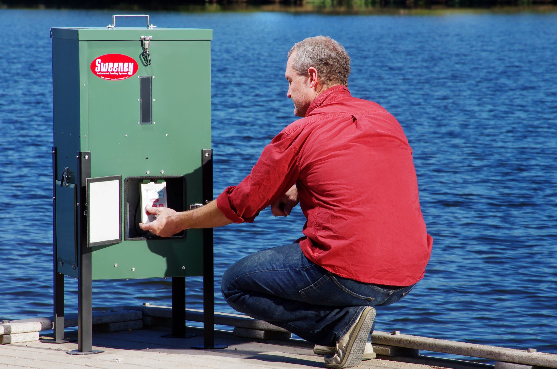 Sweeney Feeders Directional Fish Feeder - 125 lb. Capacity - Silver - Dock Legs