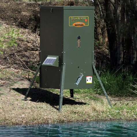 DF300AL: Texas Hunter 175 lb. Lake & Pond Directional Fish Feeder with Adjustable Legs