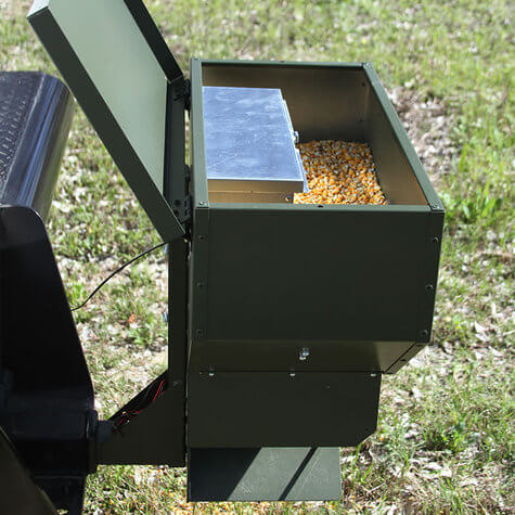 RF50: Texas Hunter 50 lb. Road Deer Corn Feeder with Wireless Remote Control